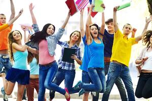 LỰA CHỌN CON ĐƯỜNG HỌC TẬP PHÙ HỢP VỚI BẢN THÂN VÀ ĐIỀU KIỆN KINH TẾ GIA ĐÌNH