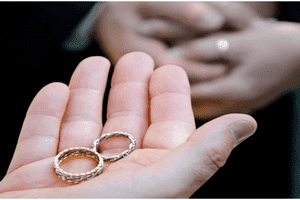 Điều kiện xin cấp thường trú nhanh diện kết hôn là gì?